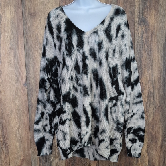 torrid Sweaters - Torrid Lightweight Plus Size V-Neck Sweater 3                           C448